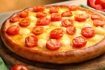 Pizza Margherita, close-up