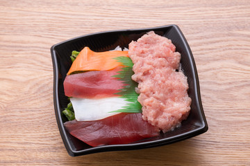 海鮮丼　