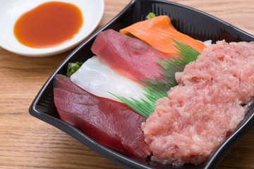 海鮮丼　