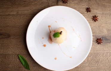 Baked pears with syrup