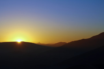 Fototapeta premium Wschód słońca na pustyni Namib