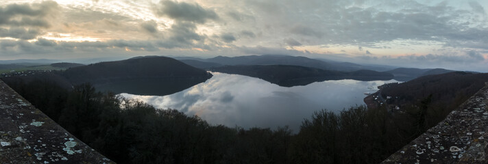 Obraz premium edersee germany panoramic view in the winter