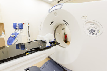 Tomography cancer treatment scanner