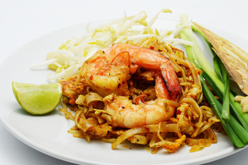 Thai style fried rice noodle with shrimp