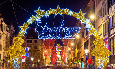 Entrance to the city centre of Strasbourg on Christmas time - obrazy, fototapety, plakaty