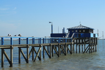 Fototapeta premium La pêche au carrelet à La Rochelle, France