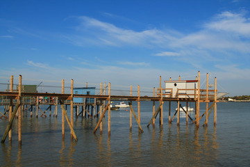 Fototapeta na wymiar La pêche au carrelet à La Rochelle, France