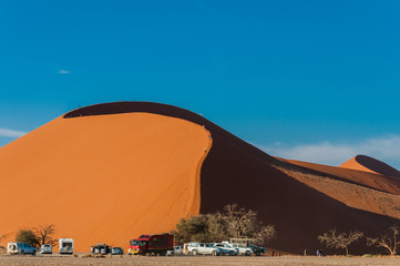 Besteigung der Düne 45, Sossusvlei  Namibia © majonit
