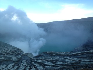 ijen crater