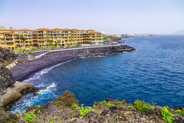 Fototapeta premium Coast of Ocean with Buildings