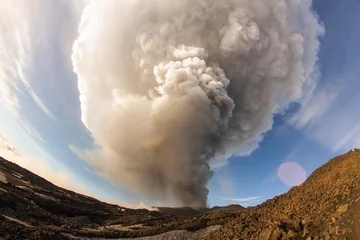 Stoff pro Meter Volcano eruption. Mount Etna erupting from the crater Voragine   © Wead
