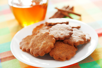 Honey cookies with cinnamon