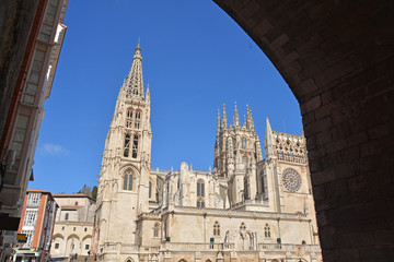 Fototapeta na wymiar Catedral gótica en la ciudad de Burgos