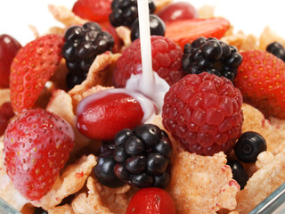 Cereal breakfast with berries