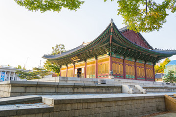 Fototapeta premium Beautiful Architecture in Deoksugung Palace at Seoul city , Kore