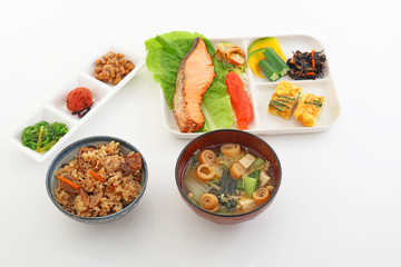 おいしそうな和風定食