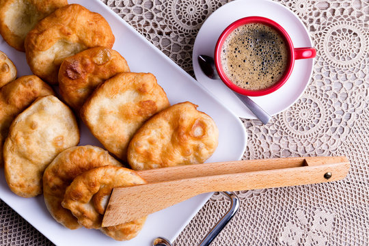 Traditional Turkish pisi halka or fried dough