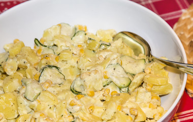 delicious potato salad with cocumber and cream