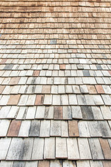 Dachziegel aus Holz