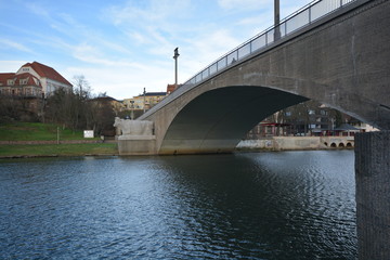 Obraz premium Giebichensteiner Brücke in Halle
