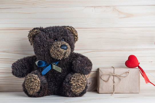teddy bear and Valentine heart