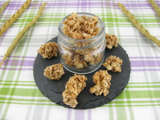 Gebackenes Müsli aus Dinkel