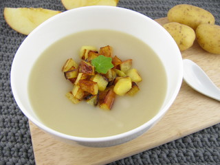 Kartoffel-Apfel-Suppe