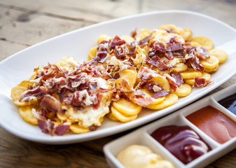 Rozbite Jajka z Jamón Ibérico