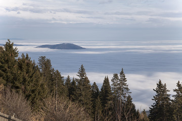 Über der Nebeldecke