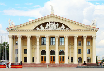 Naklejka premium здание театра