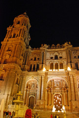 Fototapeta na wymiar Málaga, Catedral, Navidad, luces, alumbrado, fachada, nocturna