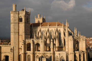 Narbonne, la cath&eacute;drale Saint-Just vue du haut du donjon