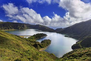 Fototapeta na wymiar Lagoa do Fogo on San Miguel island of Azores