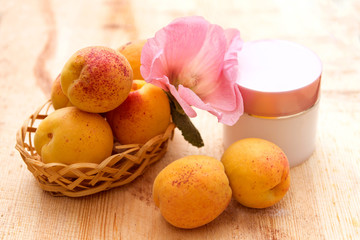 Organic cosmetics based on fruit and flower extracts 