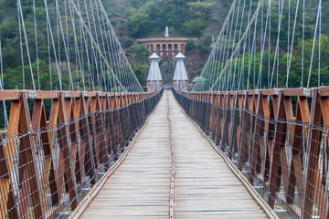 Fototapeta premium Puente de Occidente (Most Zachodni) w Santa Fe de Antioquia w Kolumbii