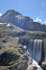 Fototapeta na wymiar Gloriettes dam in the French Pyrenees