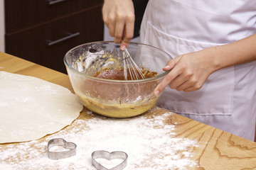 child clothes chef making cakes