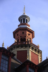 Fototapeta na wymiar le campanile de la vieille bourse à Lille