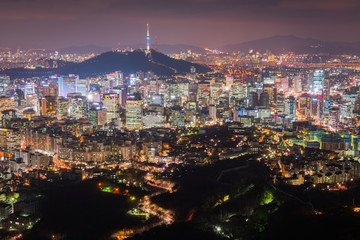 Obraz premium Seul City Skyline, najlepszy widok na Koreę Południową nocą.
