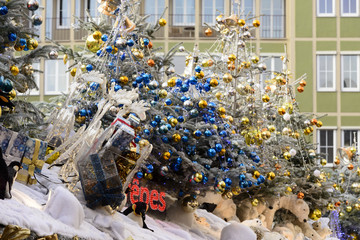 glass balls and white bears on stall roof at Xmas market , Stutt
