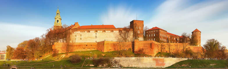 Fototapeta na wymiar Royal castle of the Polish kings on the Wawel hill, Kwakow, Poland