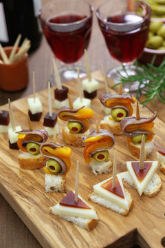 tapas, pinchos, spanish canapes, party finger food