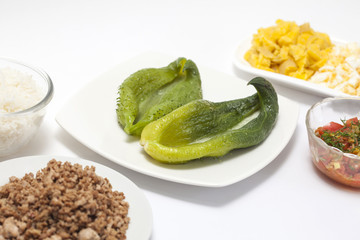 Elaboración de la Mezcla para Rellenar Pepinos