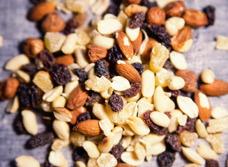 walnut-fruit mixture