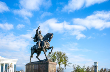 Uzbekistan, Tashkent, the equestrian statue of Tamerlane
