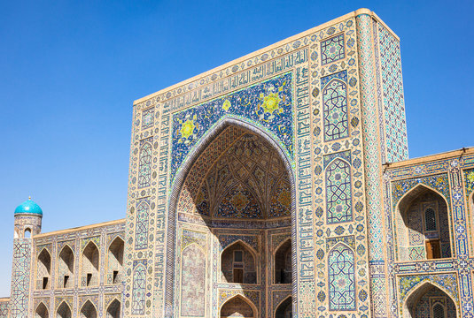 Uzbekistan, Samarkand, the Tilla Kari madrassah in Registan square