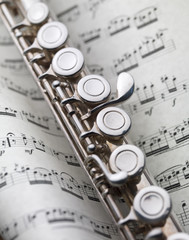 flute and music sheet