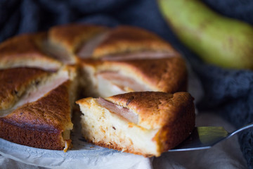 pie with fresh pears 