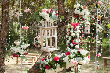 Fototapeta na wymiar forest decorated with flowers for wedding