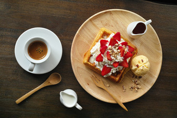 honey toast on the wood dish in coffee shop